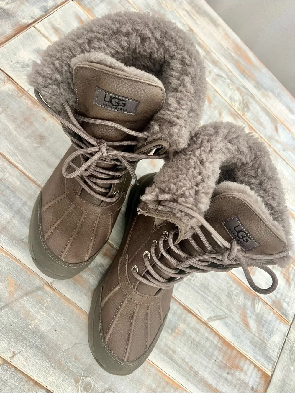 UGG Waterproof Shearling-Lined Winter Boots – Taupe/Brown – Excellent Pre-Owned